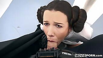 Prinses Leia'S Anale Spel In Star Wars-Thema Cosplay Video