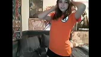 Amateur girl dances seductively in Goku cosplay