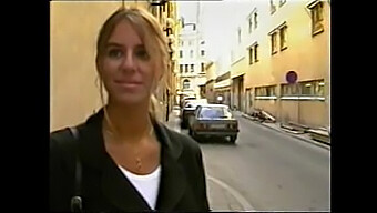 En Svensk Trekant Med Den Sexy Martina A