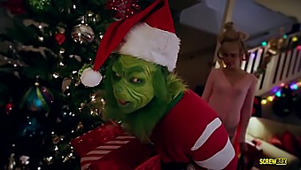 Una Parodia Xxx Del Grinch Con Un Cuarteto Y Tetas Grandes